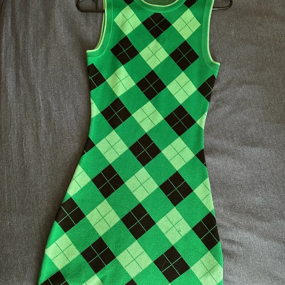 Zara Green Dress - Picture 2 of 2